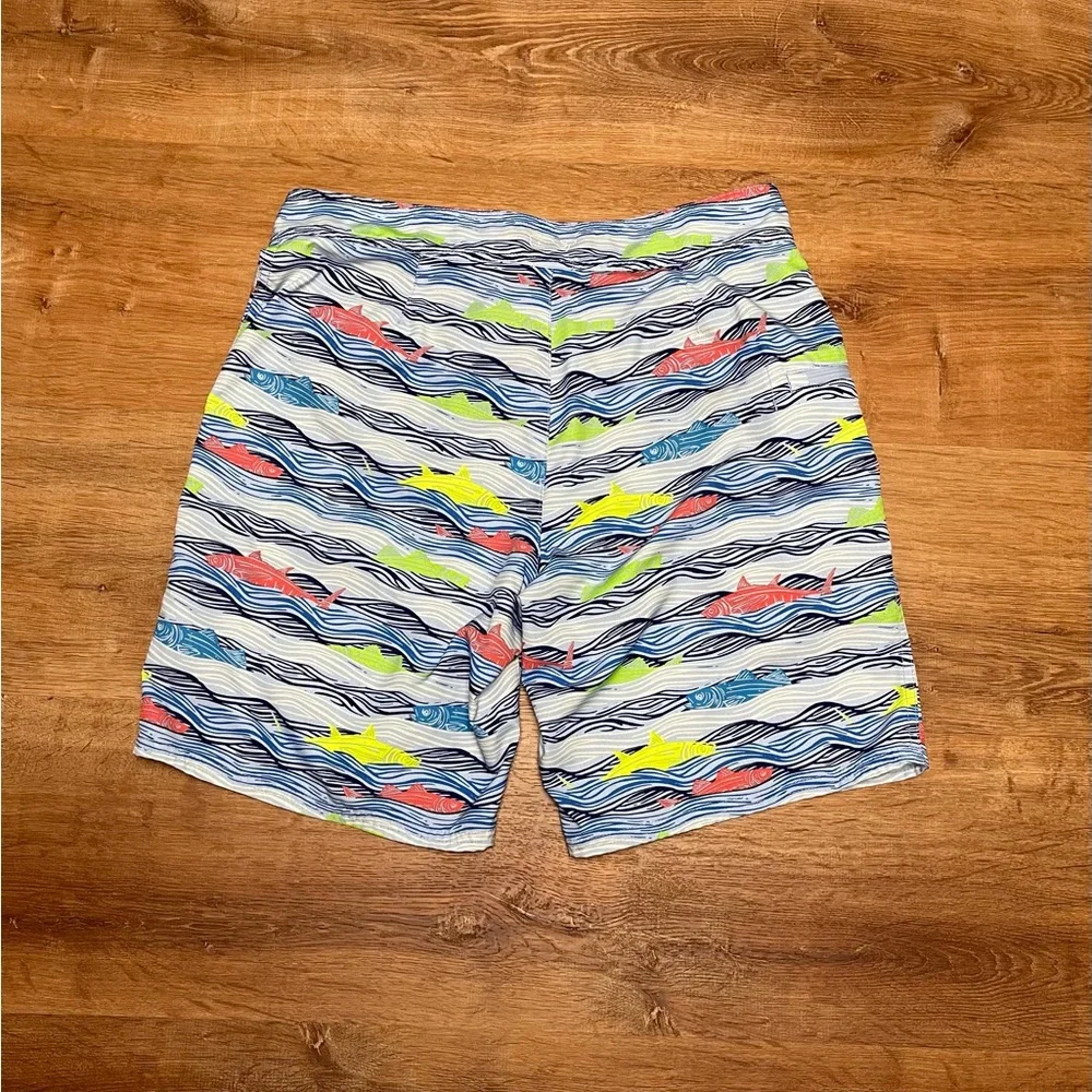 Vineyard‎ vines